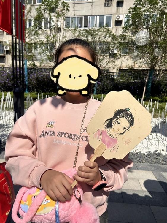 漫画手绘人物扇子-襄阳市圣火广告有限公司